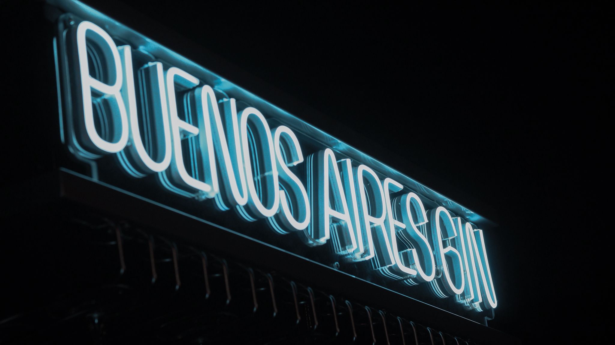 Buenos Aires Gin — cartel de neón